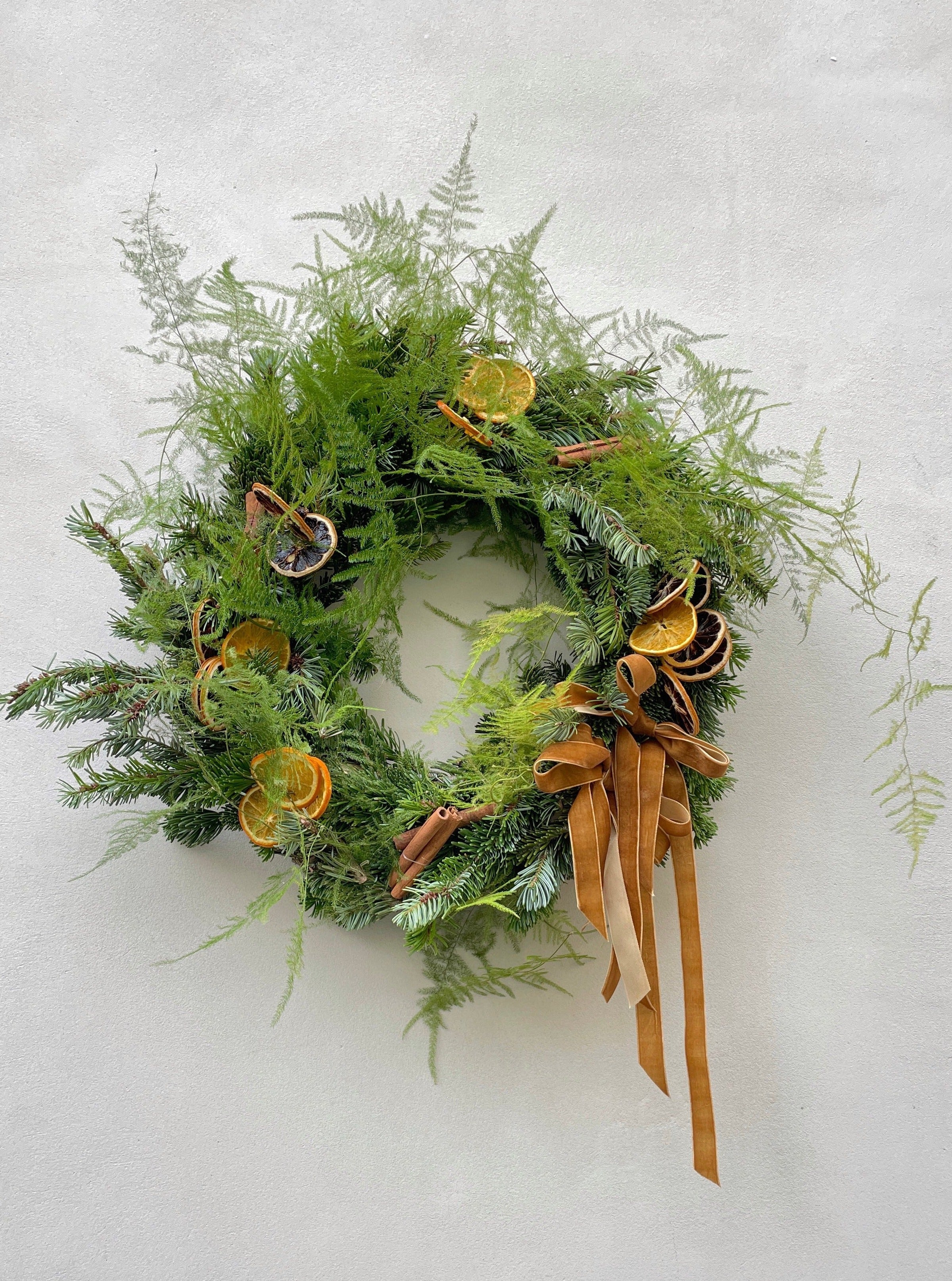 Atelier couronne de fêtes à la Recyclerie - Image 3